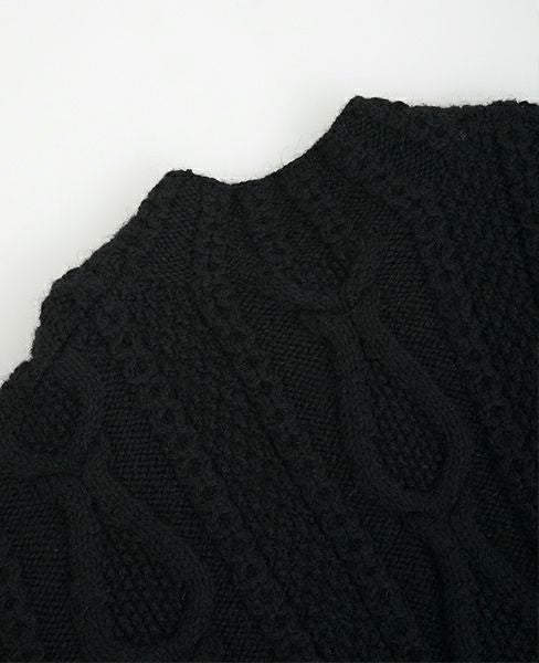 JUN OKAMOTO.アイルランドの馬の蹄みたいなニット