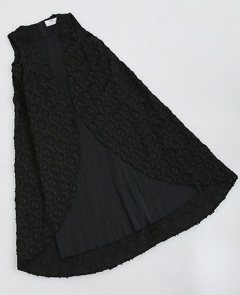 JUN OKAMOTO.静かに伸びていく蔦みたいなワンピース