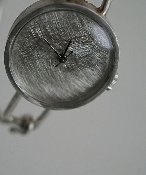 nejicommu ミニマルデザイン バングルウォッチ シルバー