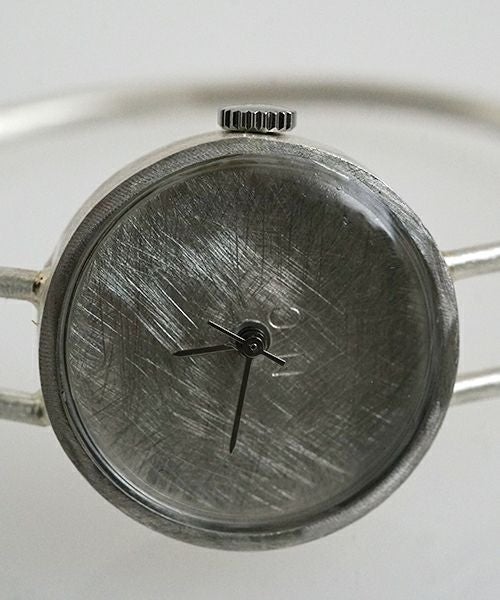 nejicommu SPACE BANGLE M シルバー ミニマル文字盤 ディテール