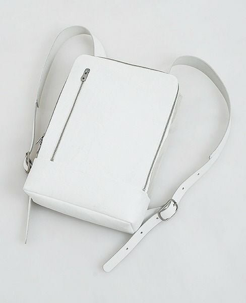 KAGARI YUSUKE.スクエアリュック[w18-05-wh/防炎]