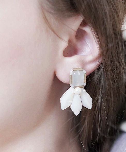 Palm wedding.hoshi カルセドニーシェルパーツのイヤリング