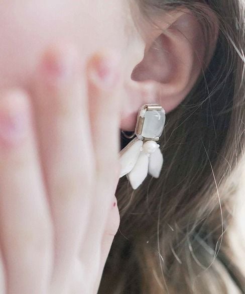 Palm wedding.hoshi カルセドニーシェルパーツのイヤリング