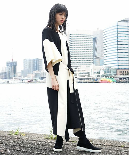 HENRIK VIBSKOV.DRESS[BLACK/WHITE CUTS]_