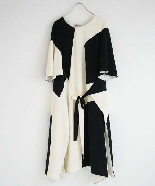 HENRIK VIBSKOV.DRESS[BLACK/WHITE CUTS]_