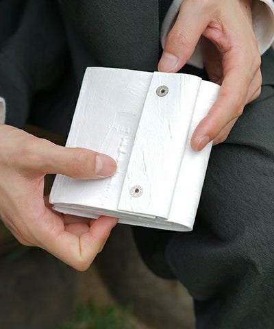 KAGARI YUSUKE.カガリユウスケ.三つ折り財布[mw-12 wh]