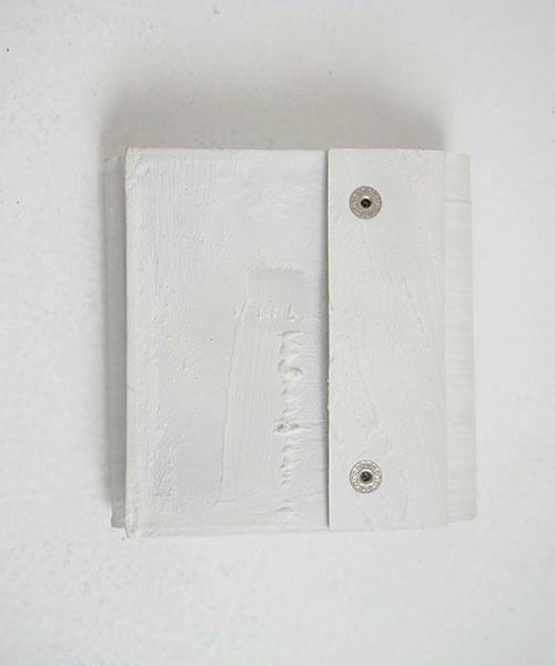 KAGARI YUSUKE.カガリユウスケ.三つ折り財布[mw-12 wh]