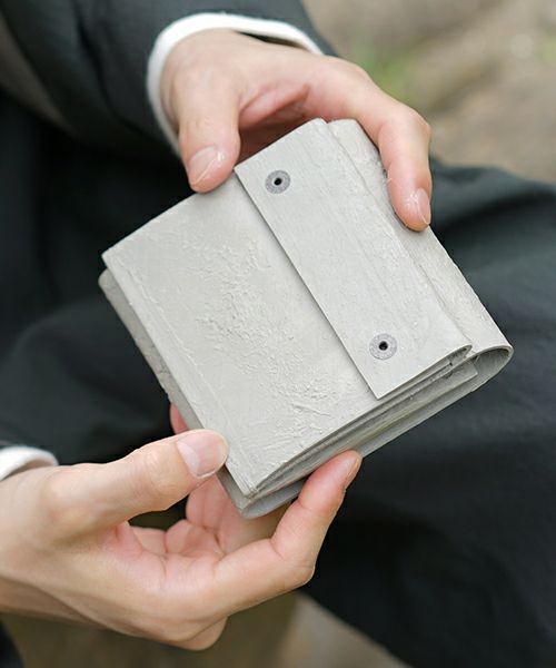 KAGARI YUSUKE カガリユウスケ 三つ折り財布[mw-12 gr]