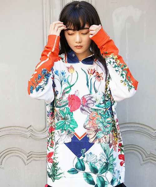 AHCAHCUM あちゃちゅむ.フラワーラインパーカー