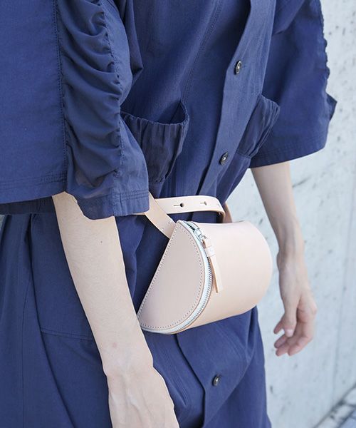 ショルダーバッグ building block beltpack in vegtan Building Block ビルディングブロック BELTPACK IN VEG TAN[32/A.VEG TAN]