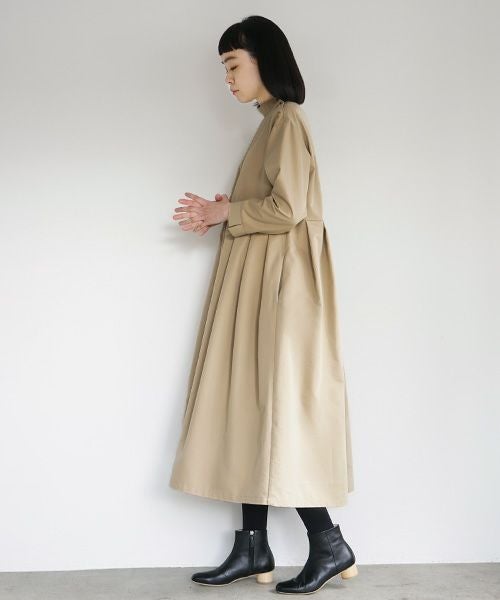 Mochi.モチ.hight neck tuck dress [khaki beige]