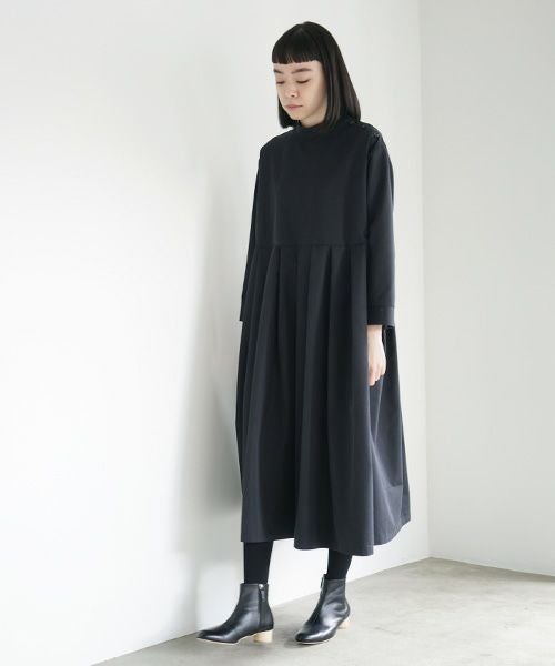 Mochi.モチ.hight neck tuck dress [black]