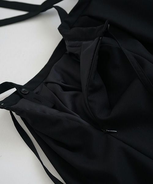 Mochi モチ suspender skirt [black]