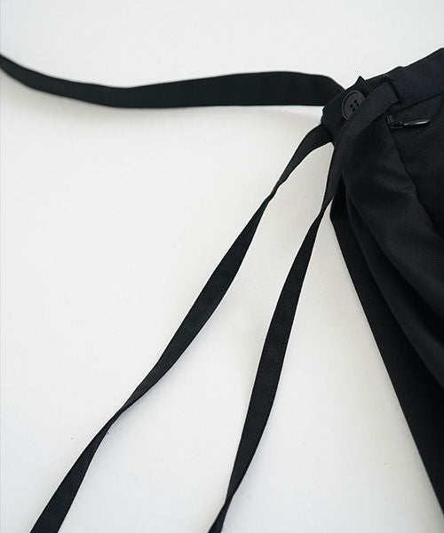Mochi.モチ.suspender skirt [black]