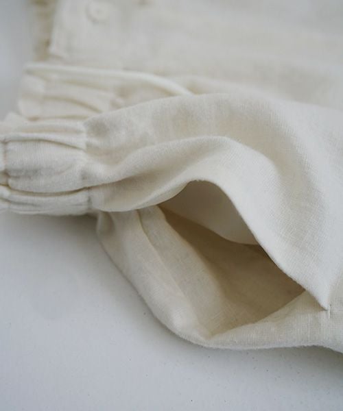 Mochi.モチ.cropped wide pants [off white]