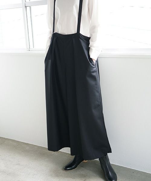 Mochi.モチ.suspender wide pants [black]