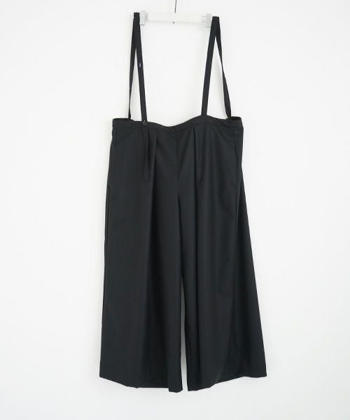 Mochi.モチ.suspender wide pants [black]