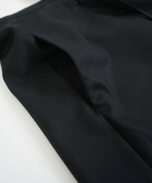 Mochi.モチ.suspender wide pants [black]