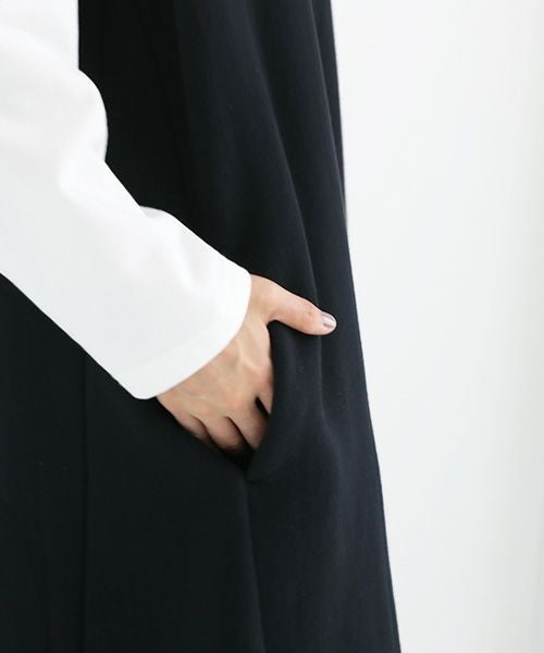 Mochi / home&miles.モチ / ホーム＆マイルズ.v-neck one piece [black]