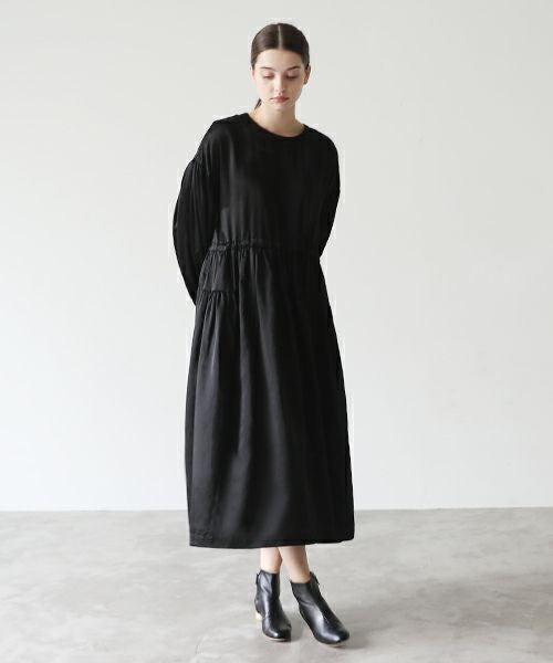 Mochi / DRESSING silk cotton gather dress [black]