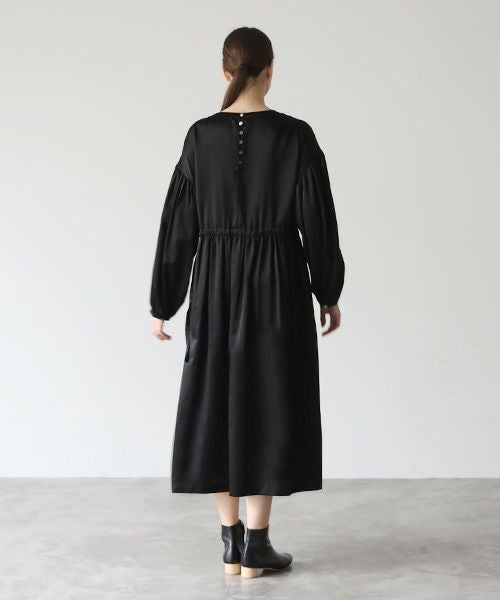 Mochi / DRESSING .silk cotton gather dress [black]