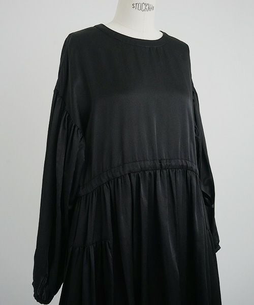 Mochi / DRESSING .silk cotton gather dress [black]