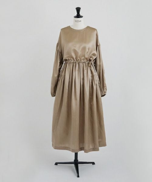 Mochi / DRESSING .silk cotton gather dress [brown beige]