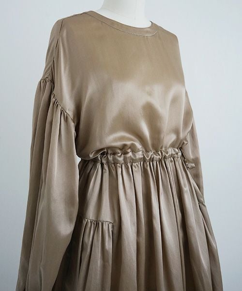 Mochi / DRESSING .silk cotton gather dress [brown beige]