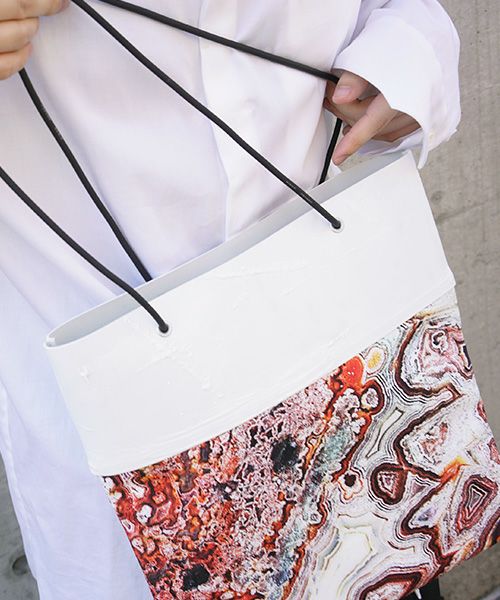 KAGARI YUSUKE.壁布トート・2020[メノウ]