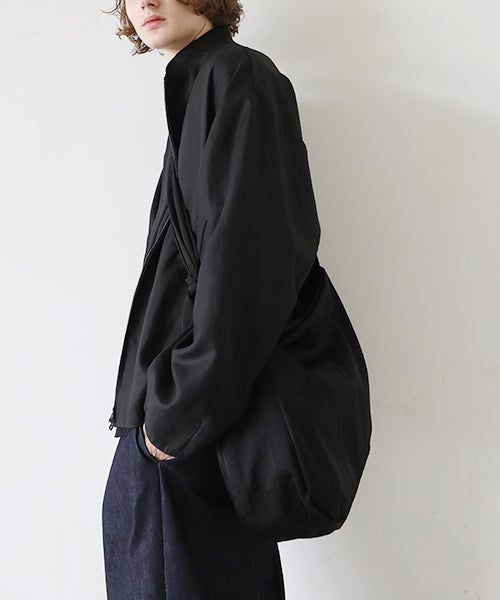 VUm PRODUCT B02 sash bag nylon / black