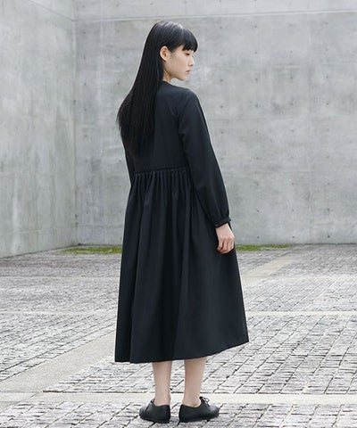 Mochi.モチ.tuck dress [ma-op-03/black]