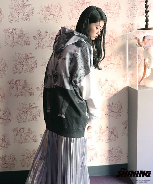 AHCAHCUM あちゃちゅむ シャイニングフーディー AHCAHCUM あちゃちゅむ シャイニングフーディー [01-211-8601/01白]