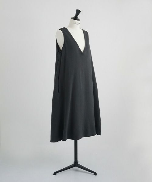 Mochi / home&miles.モチ / ホーム＆マイルズ.v-neck one piece [charcoal grey]