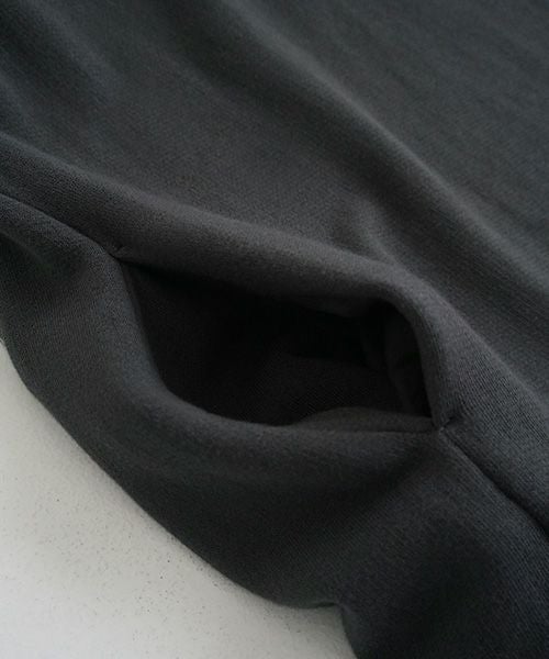 Mochi / home&miles.モチ / ホーム＆マイルズ.v-neck one piece [charcoal grey]