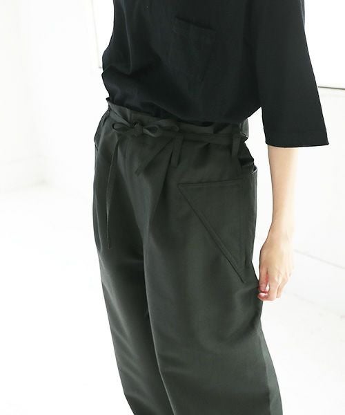 Edwina Hoerl.エドウィナホール.HOSE FUR DEN ZEITVERTREIB: KARATE[01/EH42P-02/green]_