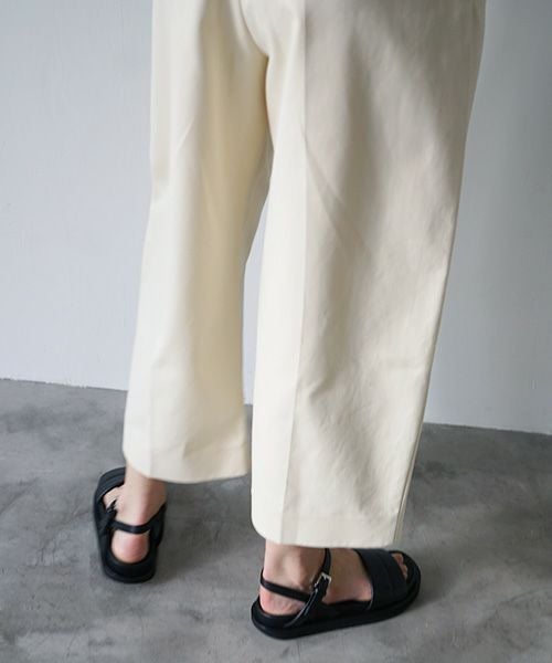 STUDIONICHOLSON スタジオニコルソン.PEACHED COTTON TWILL VOLUME PLEAT PANTS [SNW-145 / CREAM]