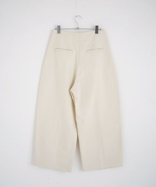 STUDIONICHOLSON スタジオニコルソン.PEACHED COTTON TWILL VOLUME PLEAT PANTS [SNW-145 / CREAM]