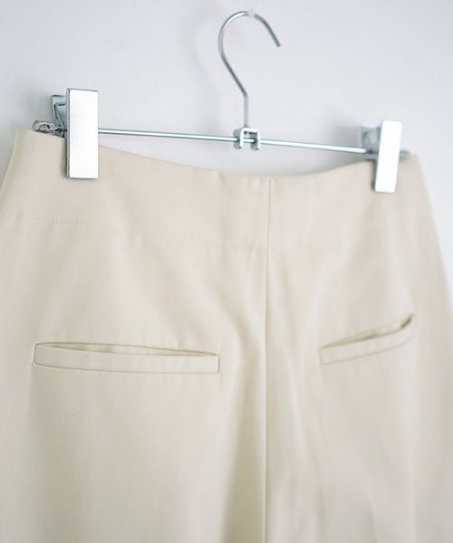 STUDIONICHOLSON スタジオニコルソン.PEACHED COTTON TWILL VOLUME PLEAT PANTS [SNW-145 / CREAM]