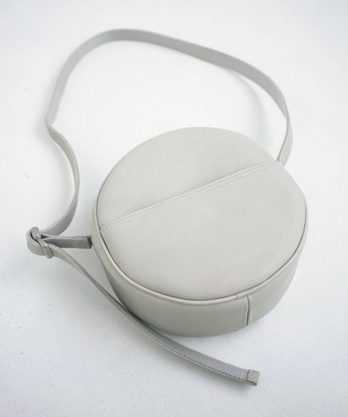 macromauro マクロマウロ.NO LETTER BAG CIRCLE M [GREY]_