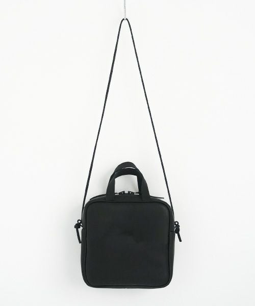 macromauro マクロマウロ.NO LETTER BAG SQUARE M [BLACK]_