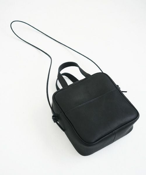 macromauro マクロマウロ.NO LETTER BAG SQUARE M [BLACK]_