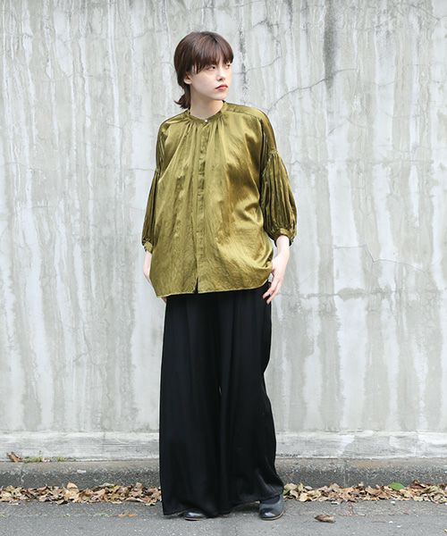 suzuki takayuki スズキタカユキ puff-sleeve blouse [A221-03/khaki/nude]