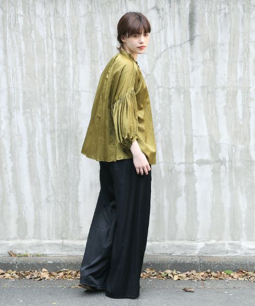 suzuki takayuki スズキタカユキ puff-sleeve blouse [A221-03/khaki/nude]