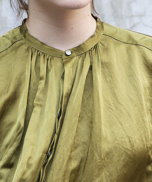 suzuki takayuki.スズキタカユキ.puff-sleeve blouse [A221-03/khaki/nude]