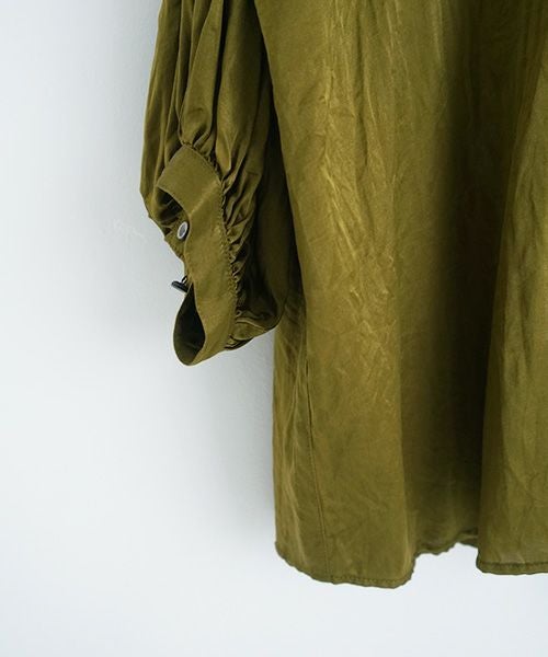 suzuki takayuki.スズキタカユキ.puff-sleeve blouse [A221-03/khaki/nude]