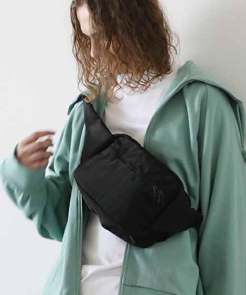 VU PRODUCT.ヴウプロダクト.body bag vu-product-B05[BLACK]