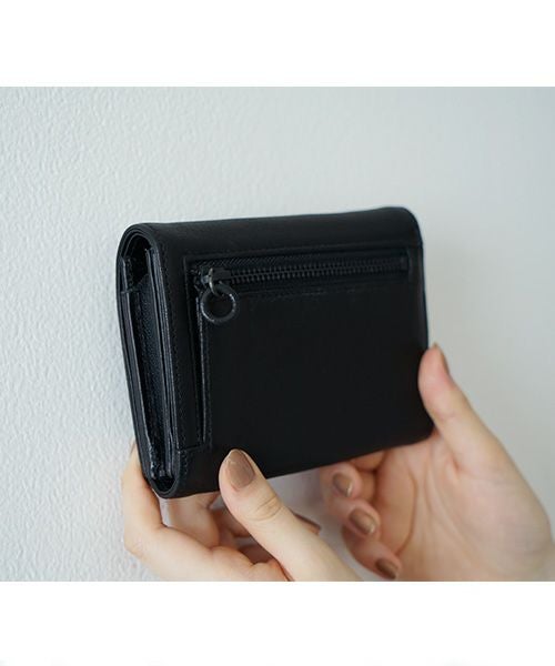 Mochi／モチ　folded wallet 二つ折り財布 Mochi｜【再入荷】folded wallet [black] 鹿革/二つ折り財布 - Palm