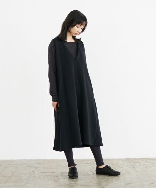 Mochi / home&miles.モチ / ホーム＆マイルズ.v-neck one piece [black]