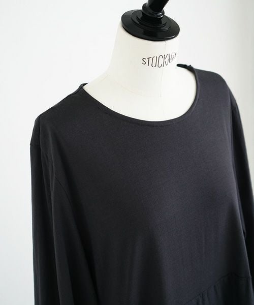 Mochi / home&miles.モチ / ホーム＆マイルズ.flare sleeve one piece [sumi]