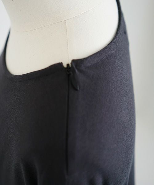 Mochi / home&miles.モチ / ホーム＆マイルズ.flare sleeve one piece [sumi]